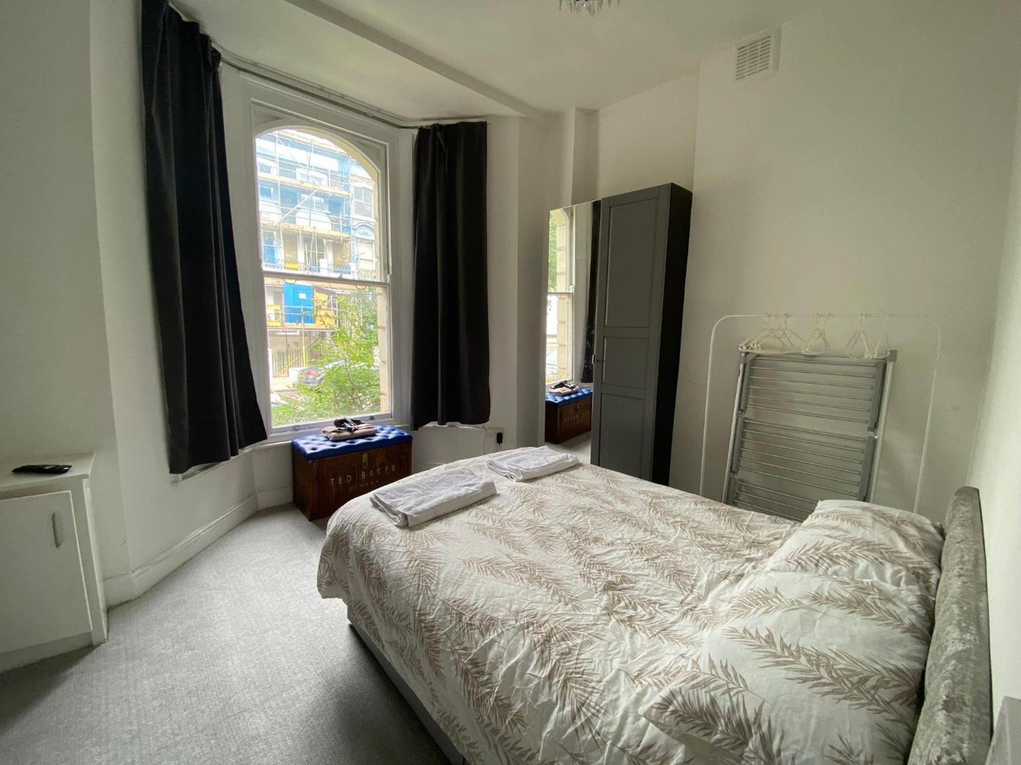 Bustling Western Apartment London Exterior foto